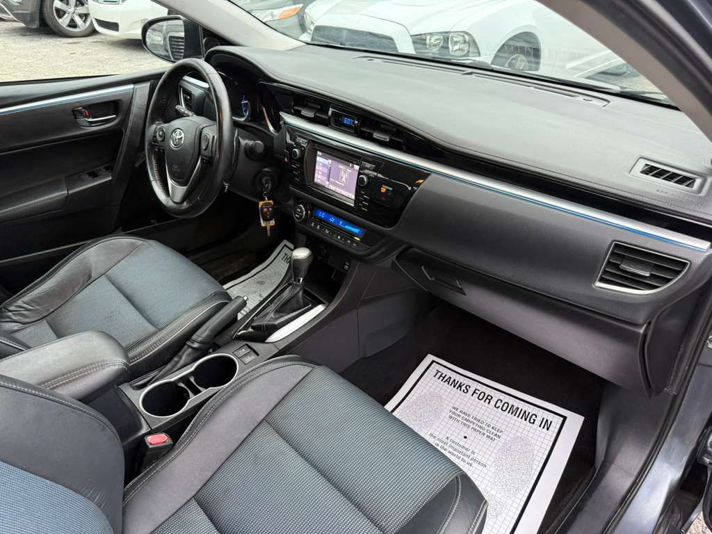 2015 Toyota Corolla Image 14