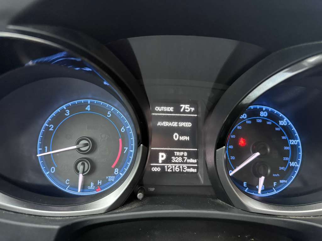 2015 Toyota Corolla Image 15