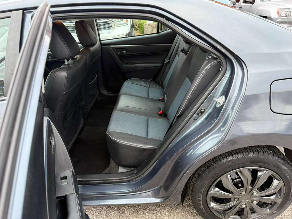 2015 Toyota Corolla Image 19