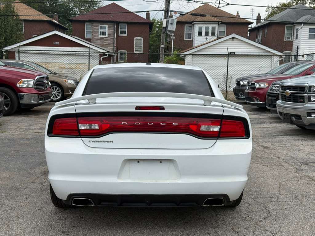 2013 Dodge Charger Image 8