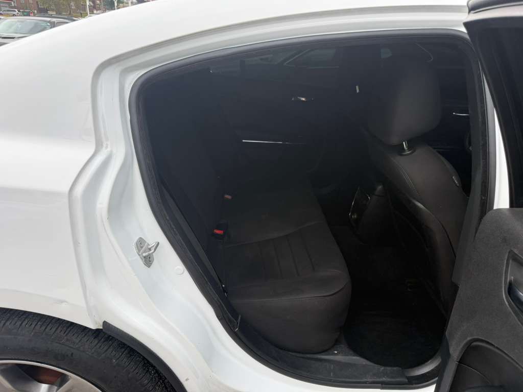 2013 Dodge Charger Image 19