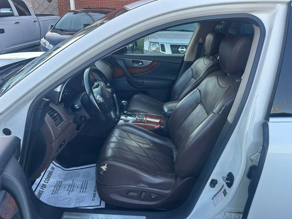 2012 INFINITI FX35 Image 10