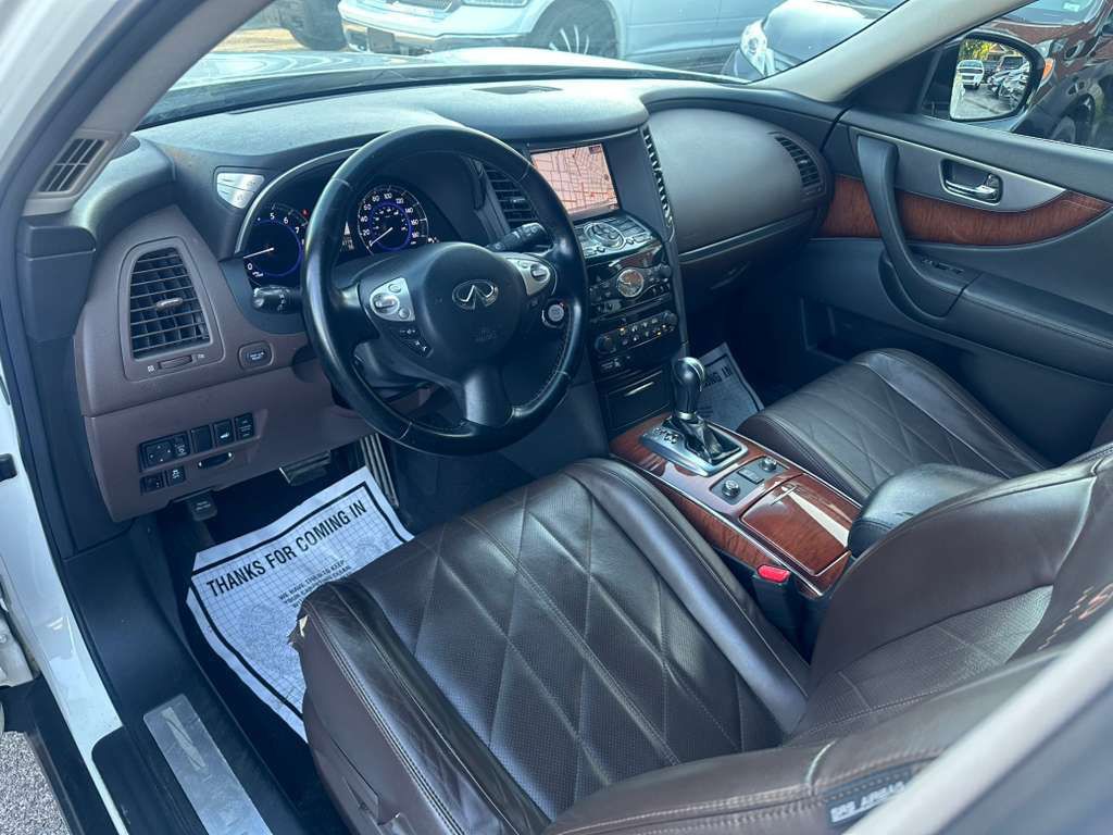 2012 INFINITI FX35 Image 11