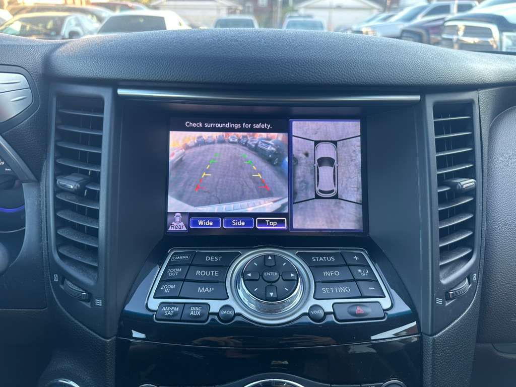 2012 INFINITI FX35 Image 17