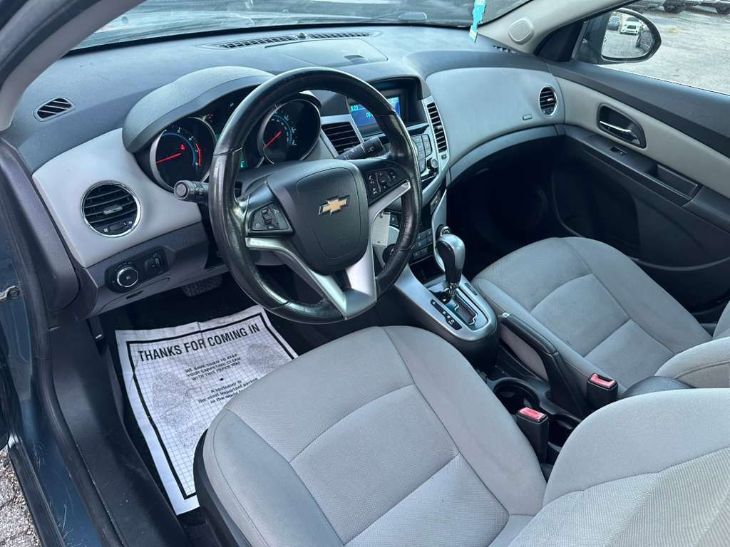 2012 Chevrolet Cruze Image 11