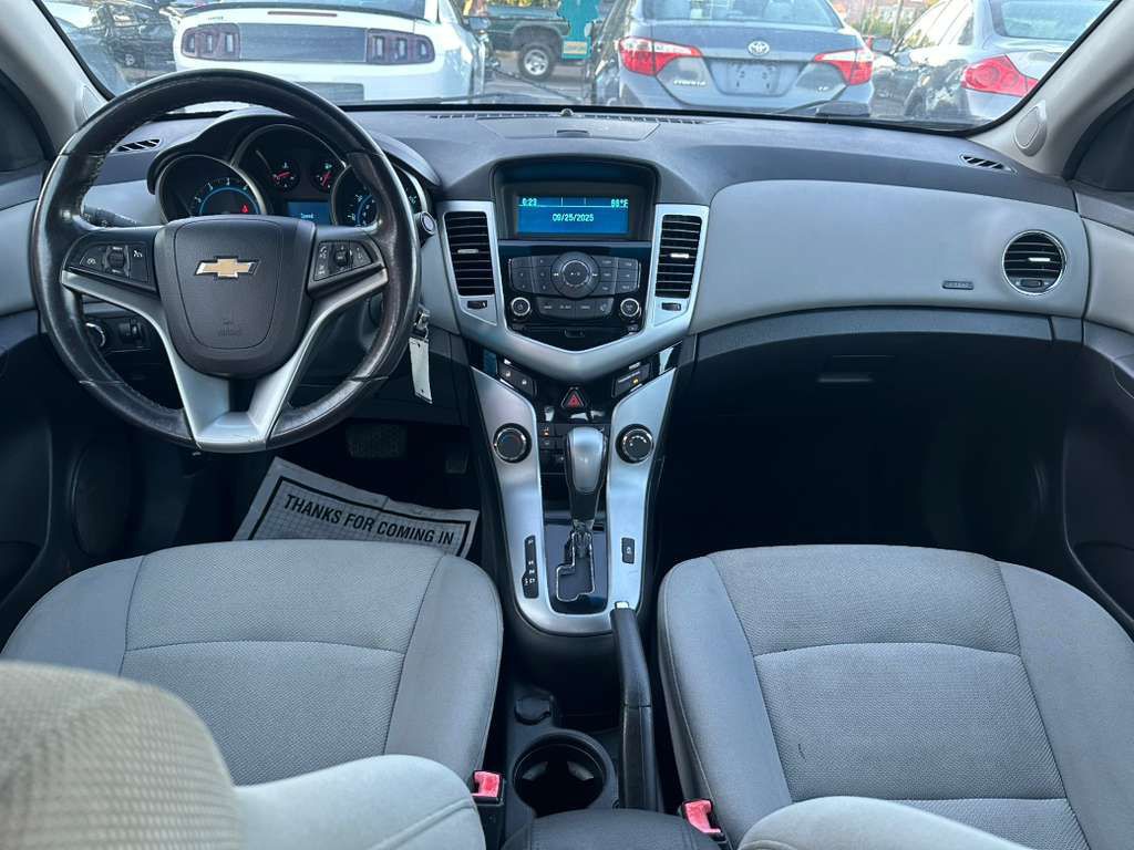 2012 Chevrolet Cruze Image 16