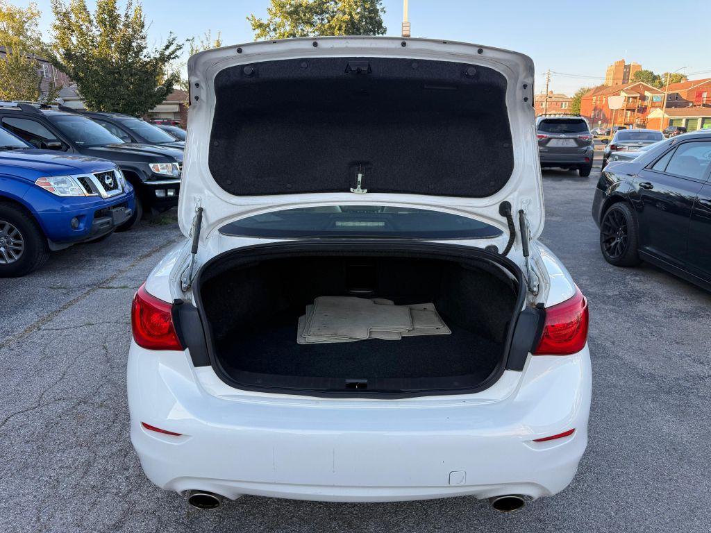 2014 INFINITI Q50 Image 9