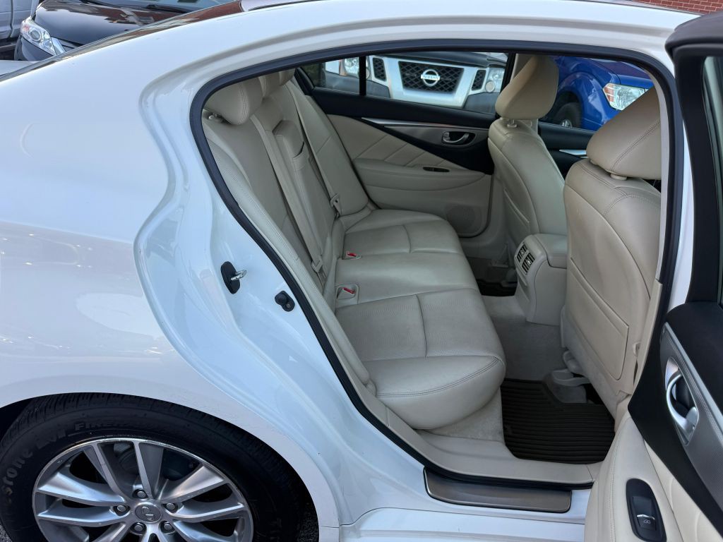 2014 INFINITI Q50 Image 19