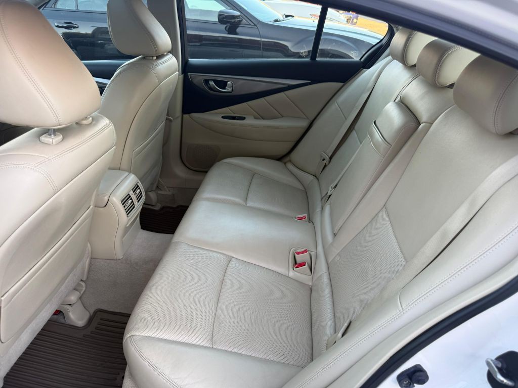 2014 INFINITI Q50 Image 21