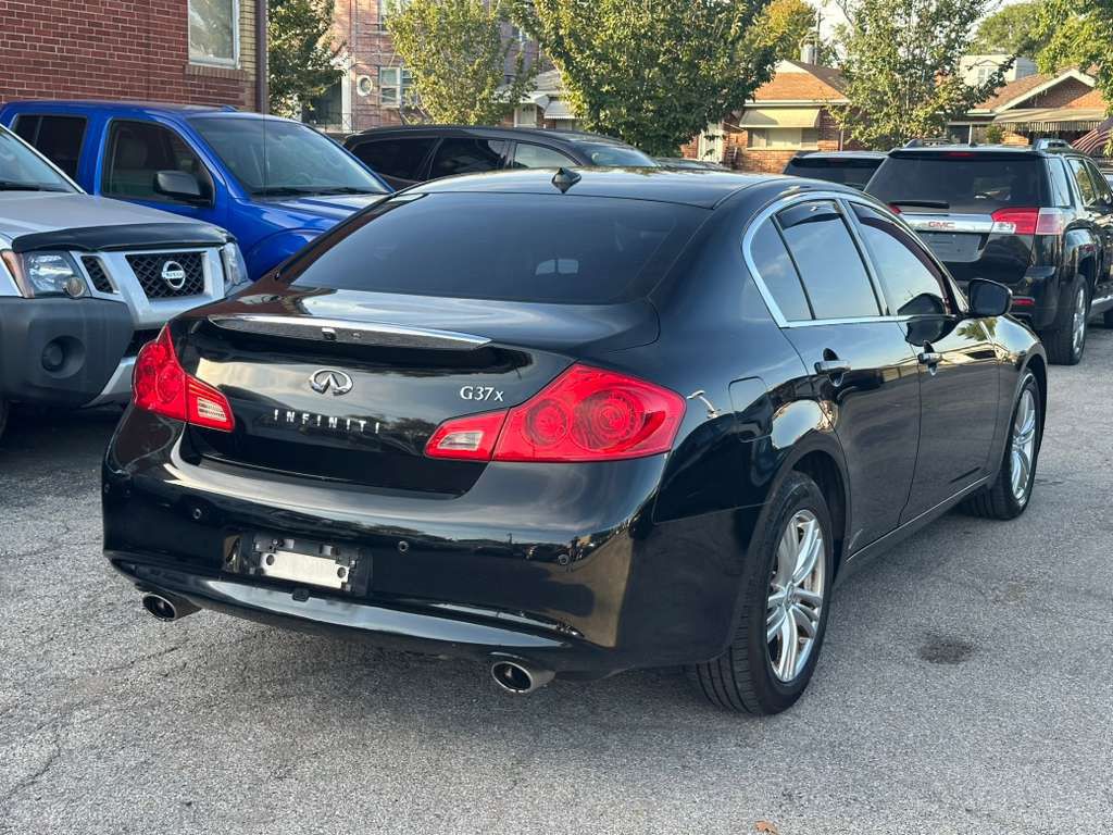 2012 INFINITI G37 Image 4