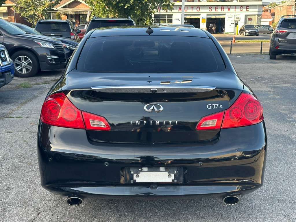2012 INFINITI G37 Image 8