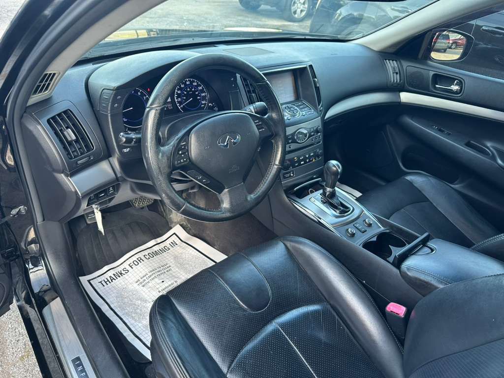 2012 INFINITI G37 Image 11