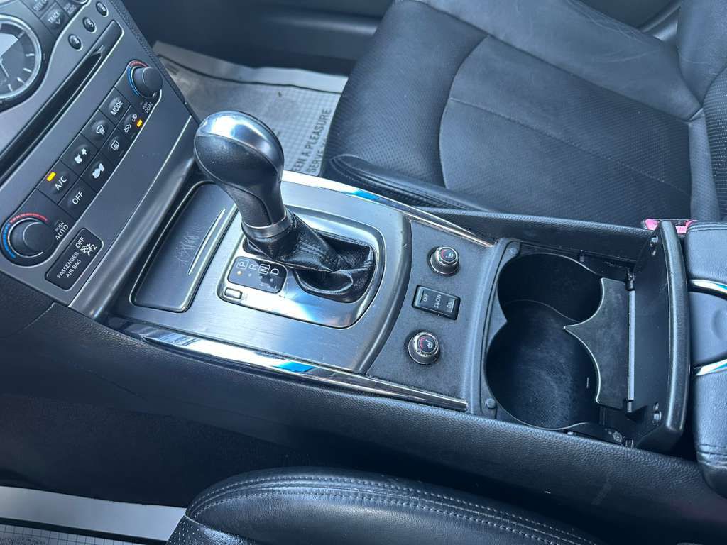 2012 INFINITI G37 Image 15
