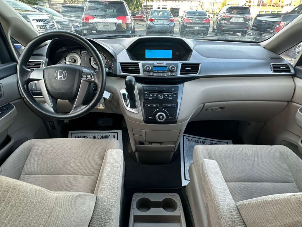 2012 Honda Odyssey Image 16