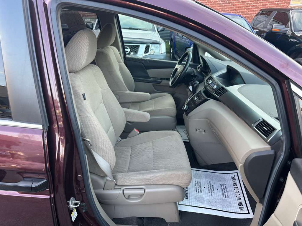 2012 Honda Odyssey Image 17