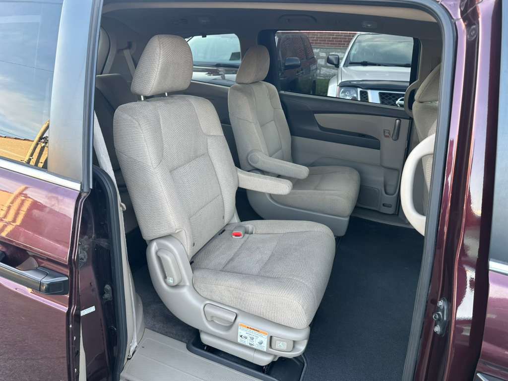 2012 Honda Odyssey Image 22