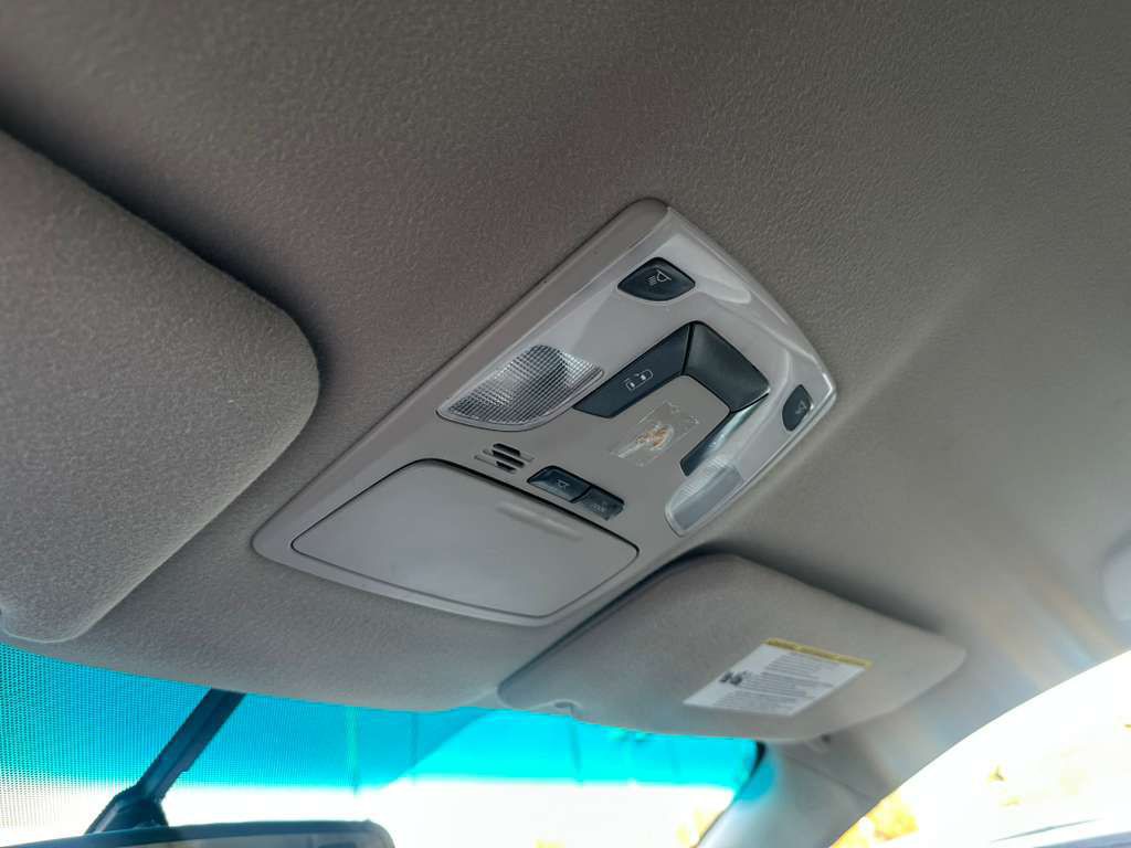 2014 Toyota Sienna Image 16