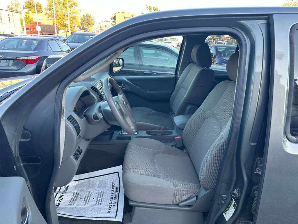 2007 Nissan Frontier Image 10