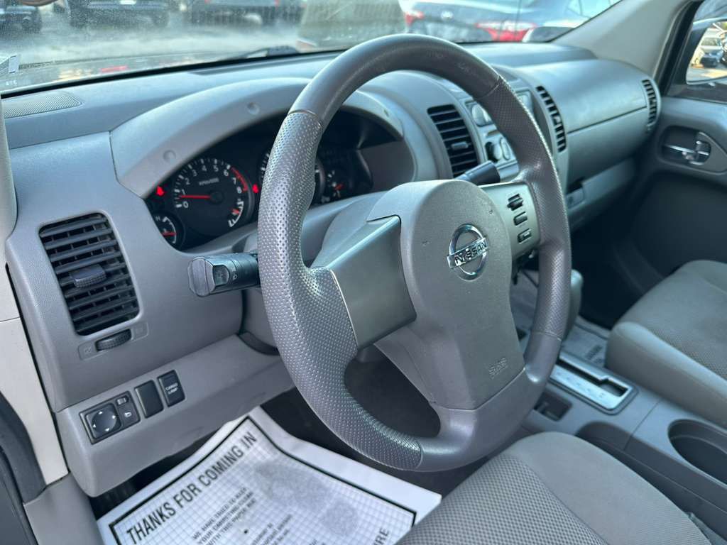2007 Nissan Frontier Image 12
