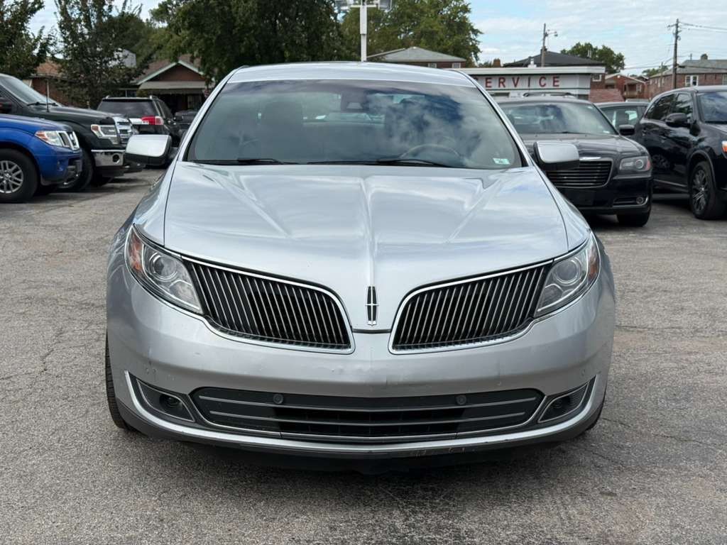 2013 Lincoln MKS Image 2
