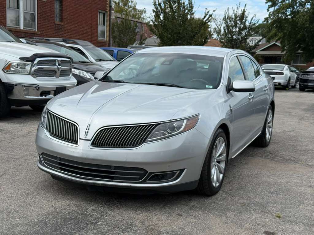 2013 Lincoln MKS Image 3