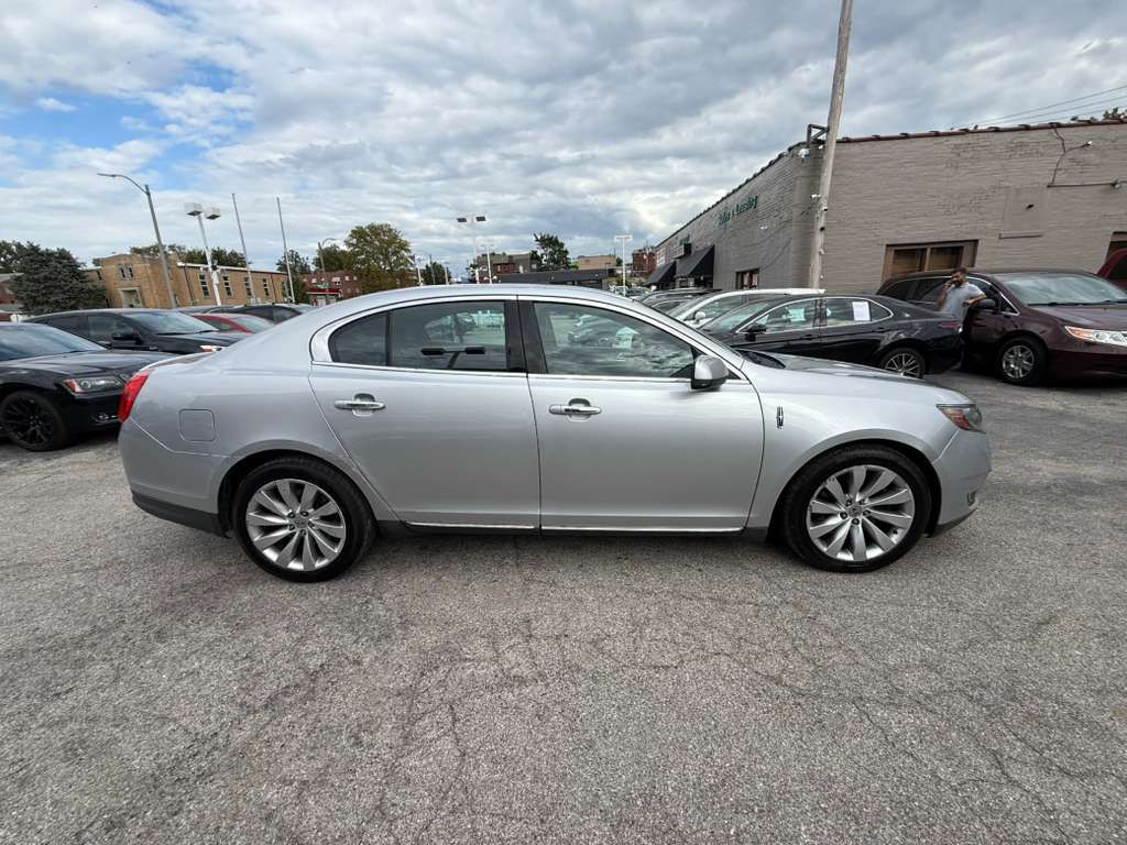 2013 Lincoln MKS Image 4