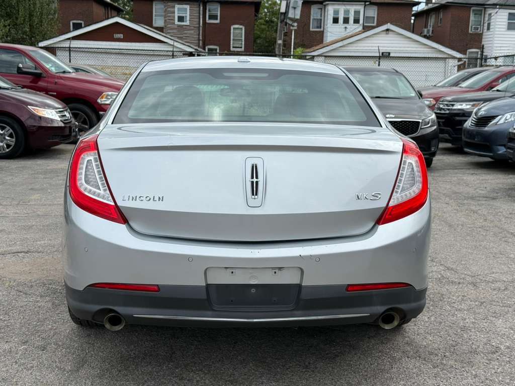 2013 Lincoln MKS Image 8