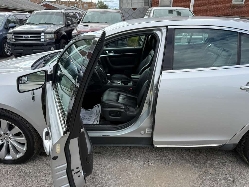 2013 Lincoln MKS Image 10