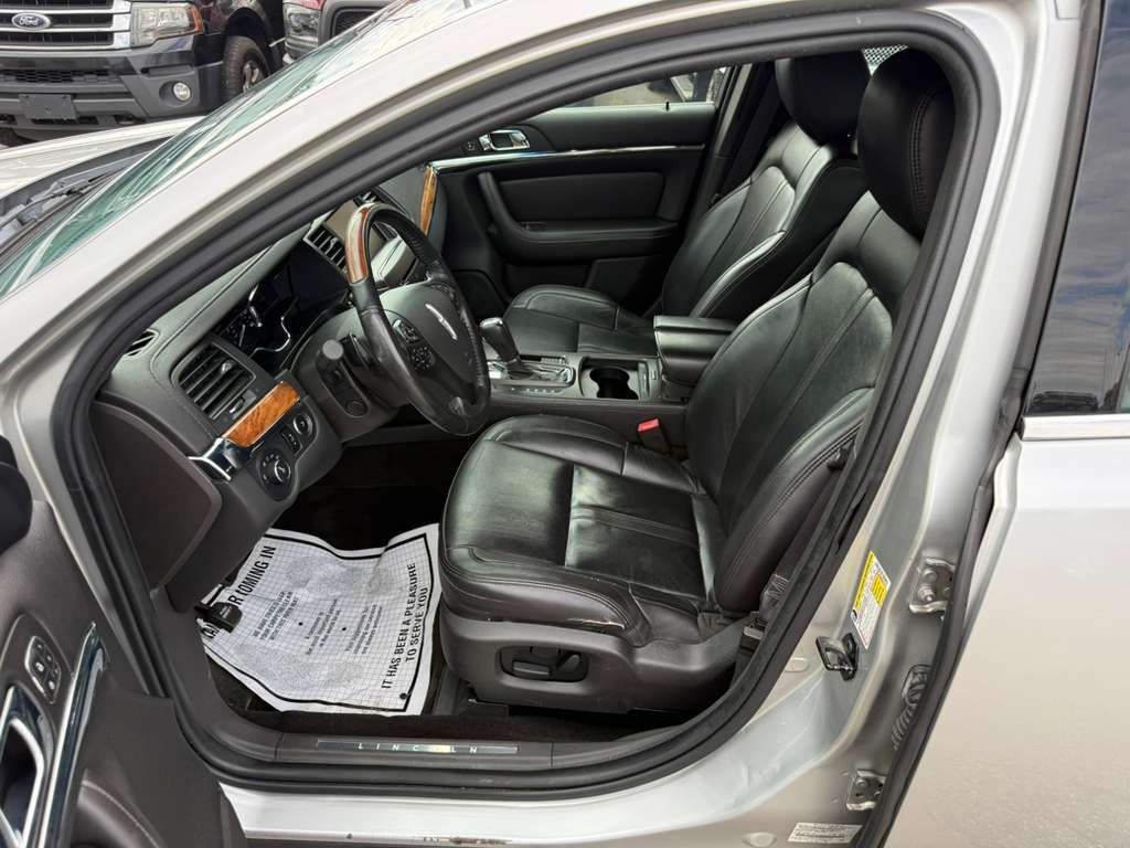 2013 Lincoln MKS Image 11