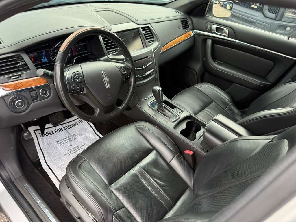 2013 Lincoln MKS Image 12
