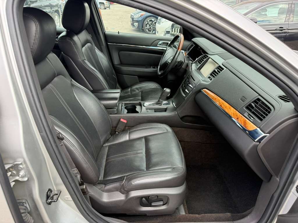 2013 Lincoln MKS Image 14