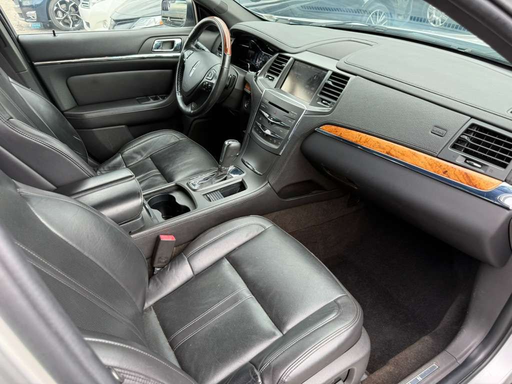 2013 Lincoln MKS Image 15