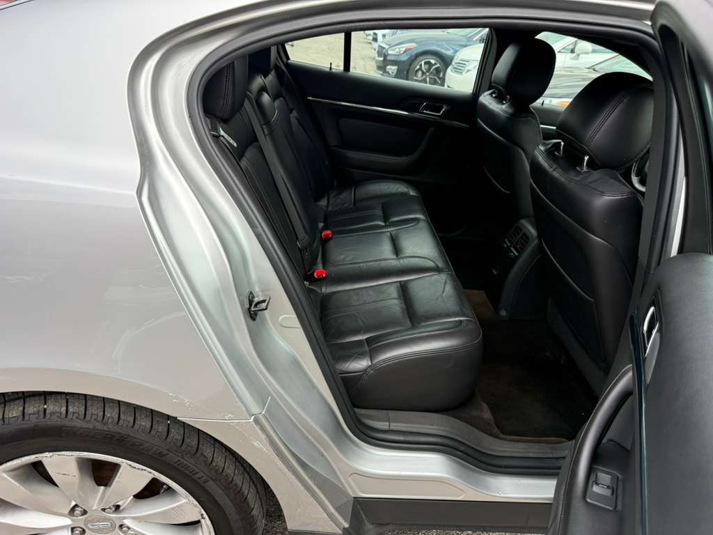 2013 Lincoln MKS Image 18