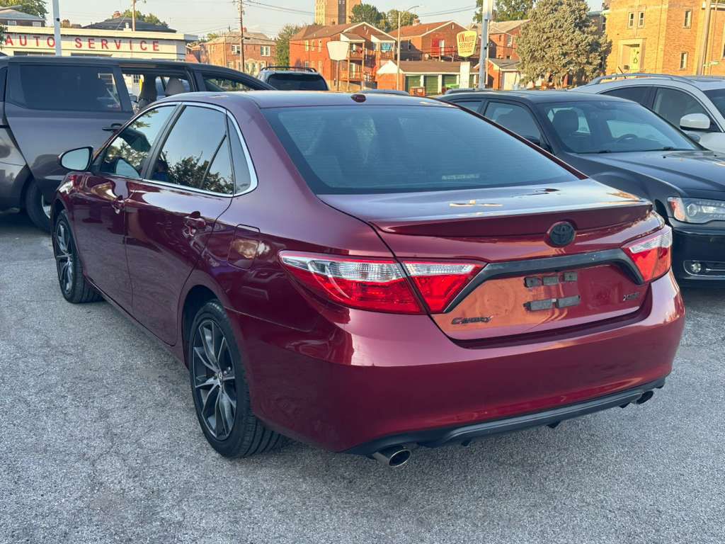 2015 Toyota Camry Image 7