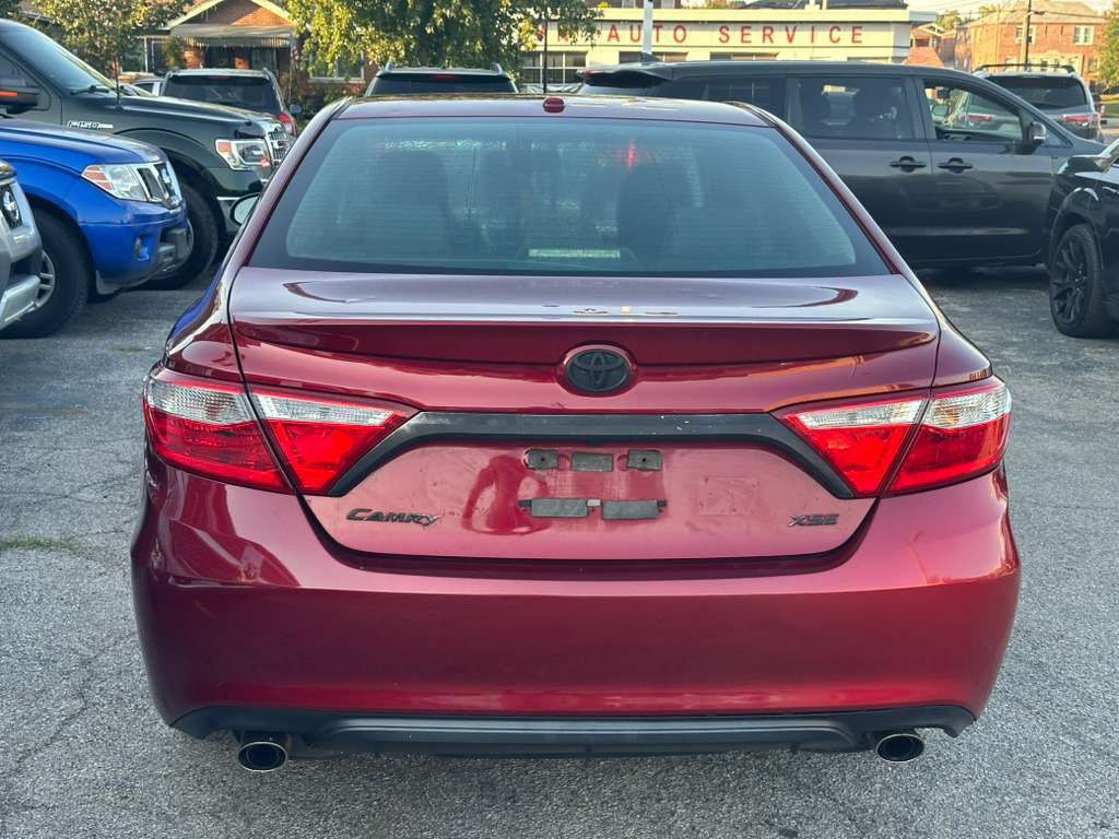 2015 Toyota Camry Image 8