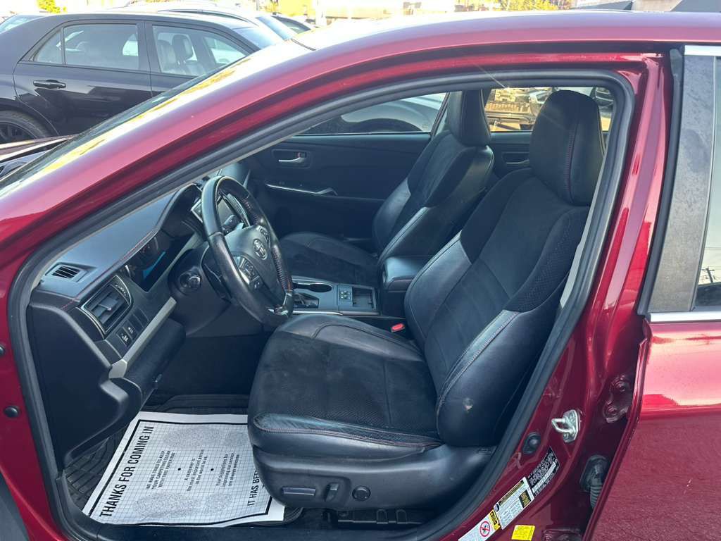 2015 Toyota Camry Image 10