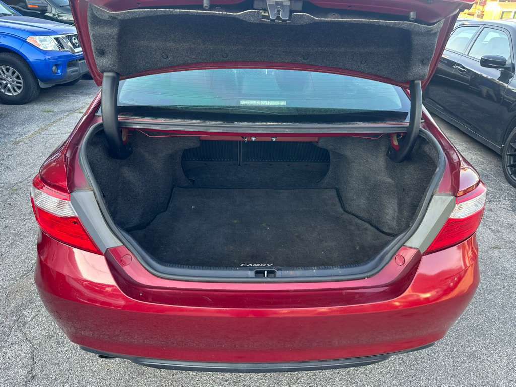2015 Toyota Camry Image 20