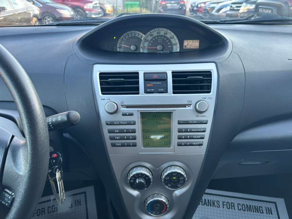 2007 Toyota Yaris Image 14