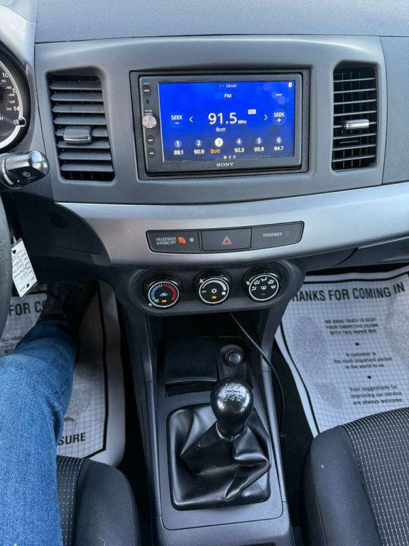 2011 Mitsubishi Lancer Image 16