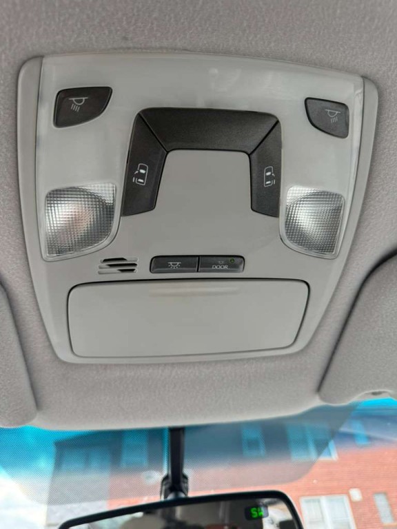 2011 Toyota Sienna Image 17