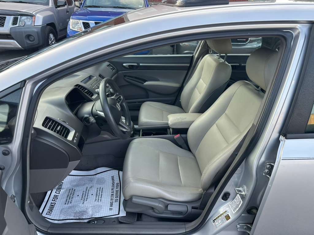2011 Honda Civic Image 10