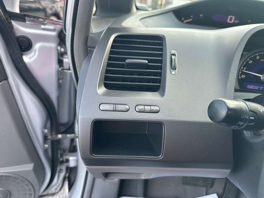 2011 Honda Civic Image 18