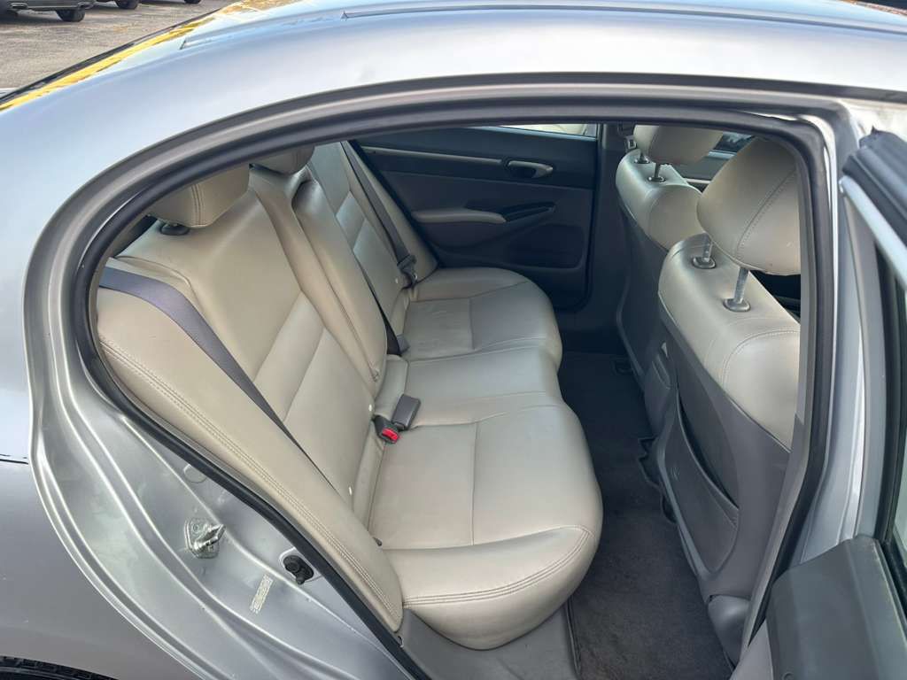 2011 Honda Civic Image 19