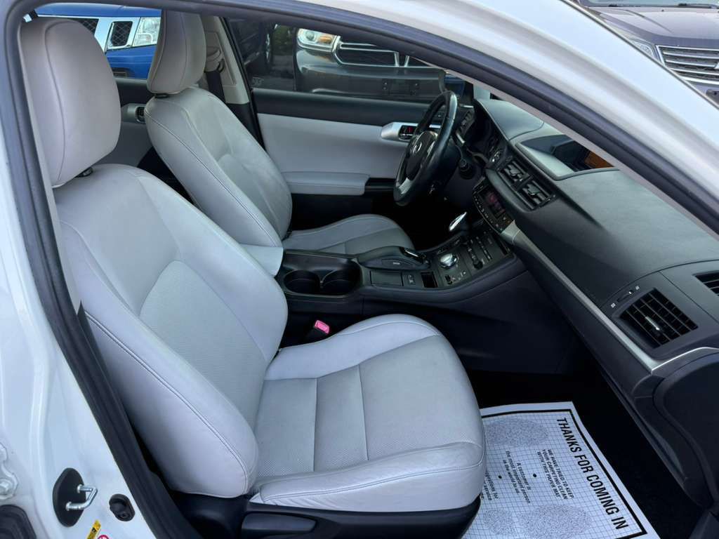 2012 Lexus CT Image 19
