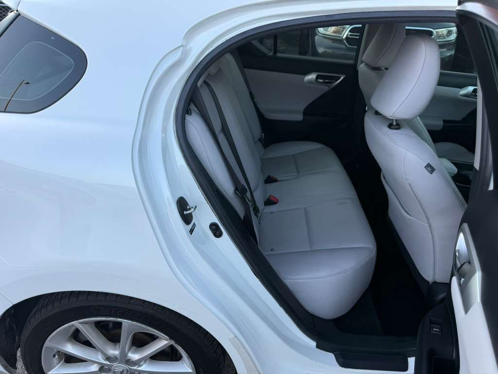 2012 Lexus CT Image 23