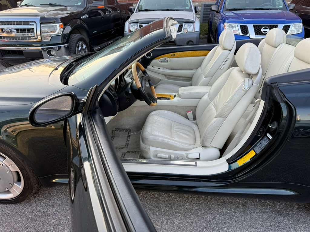 2002 Lexus SC Image 16