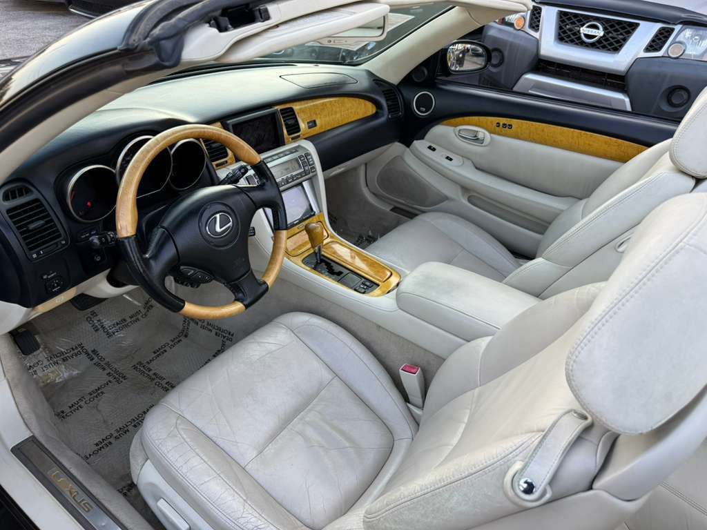 2002 Lexus SC Image 18