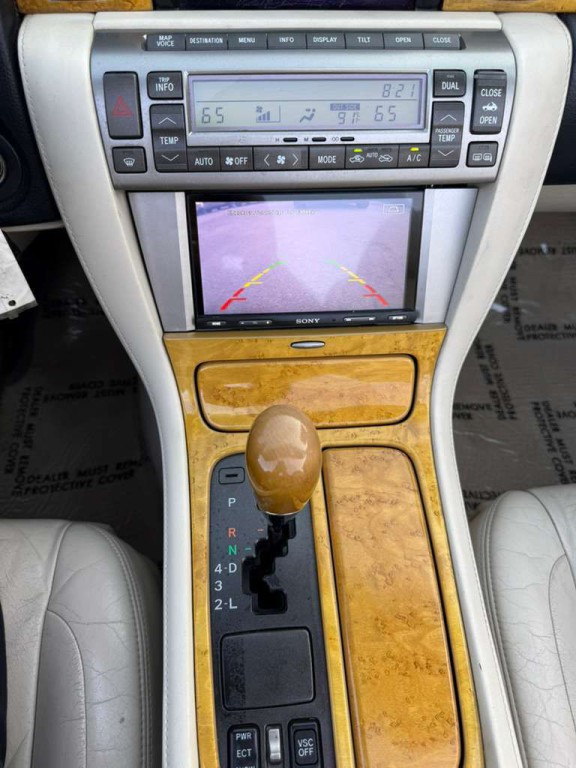 2002 Lexus SC Image 20