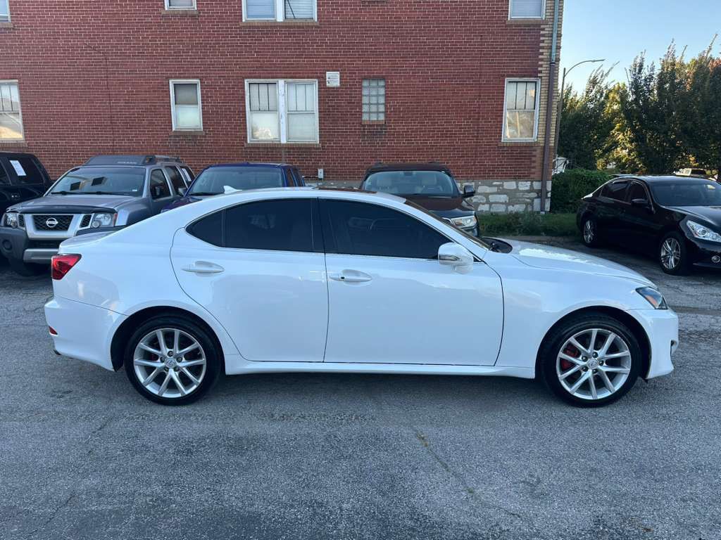 2013 Lexus IS Image 4