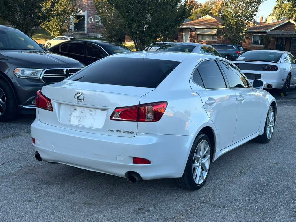 2013 Lexus IS Image 6